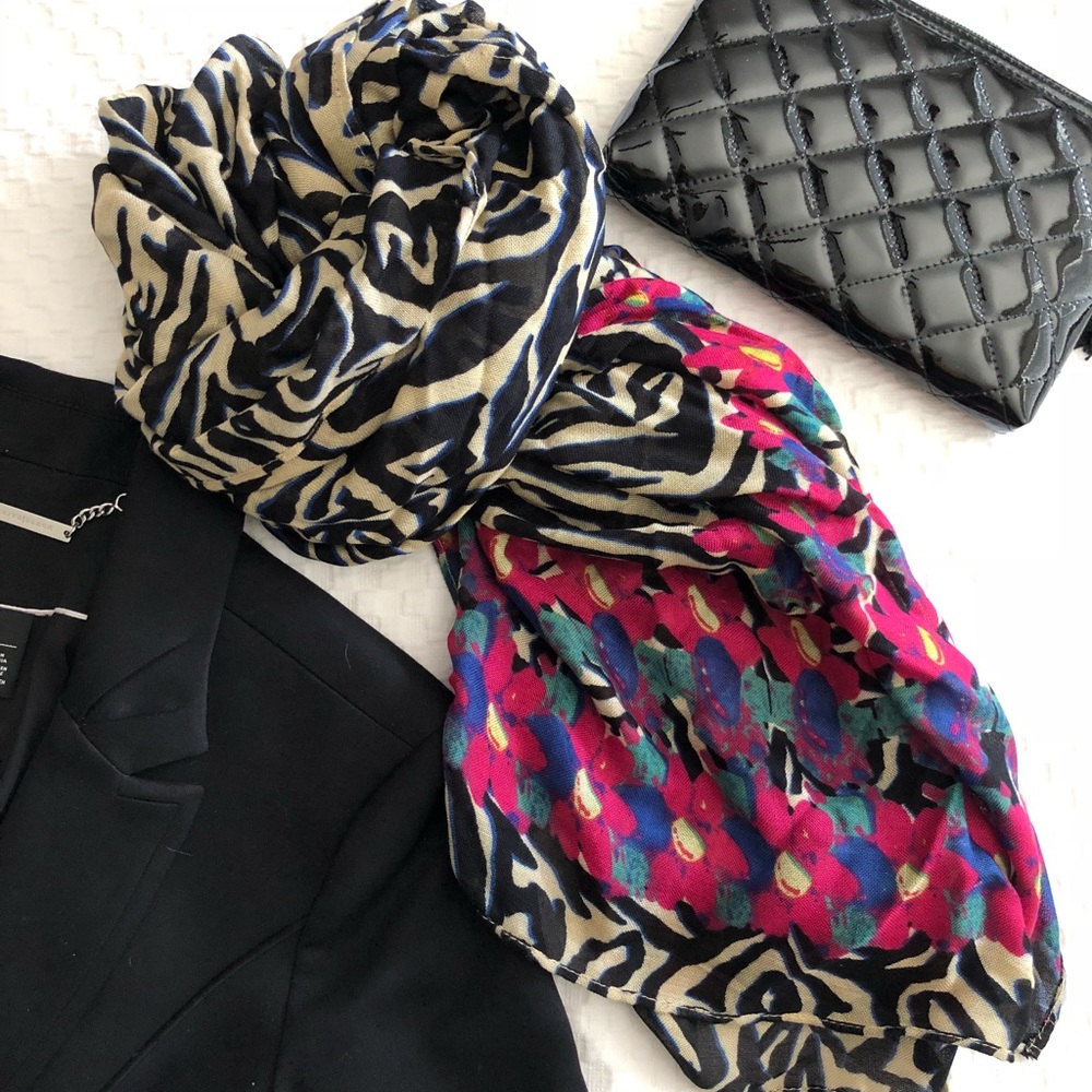 Gorgeous Stella & Dot Jeweled zebra scarf